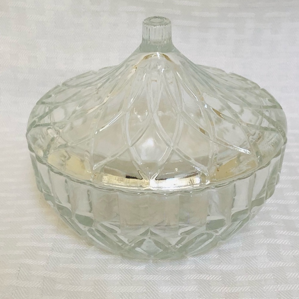 Vintage Elegant Glass Trinket Dish with Lid